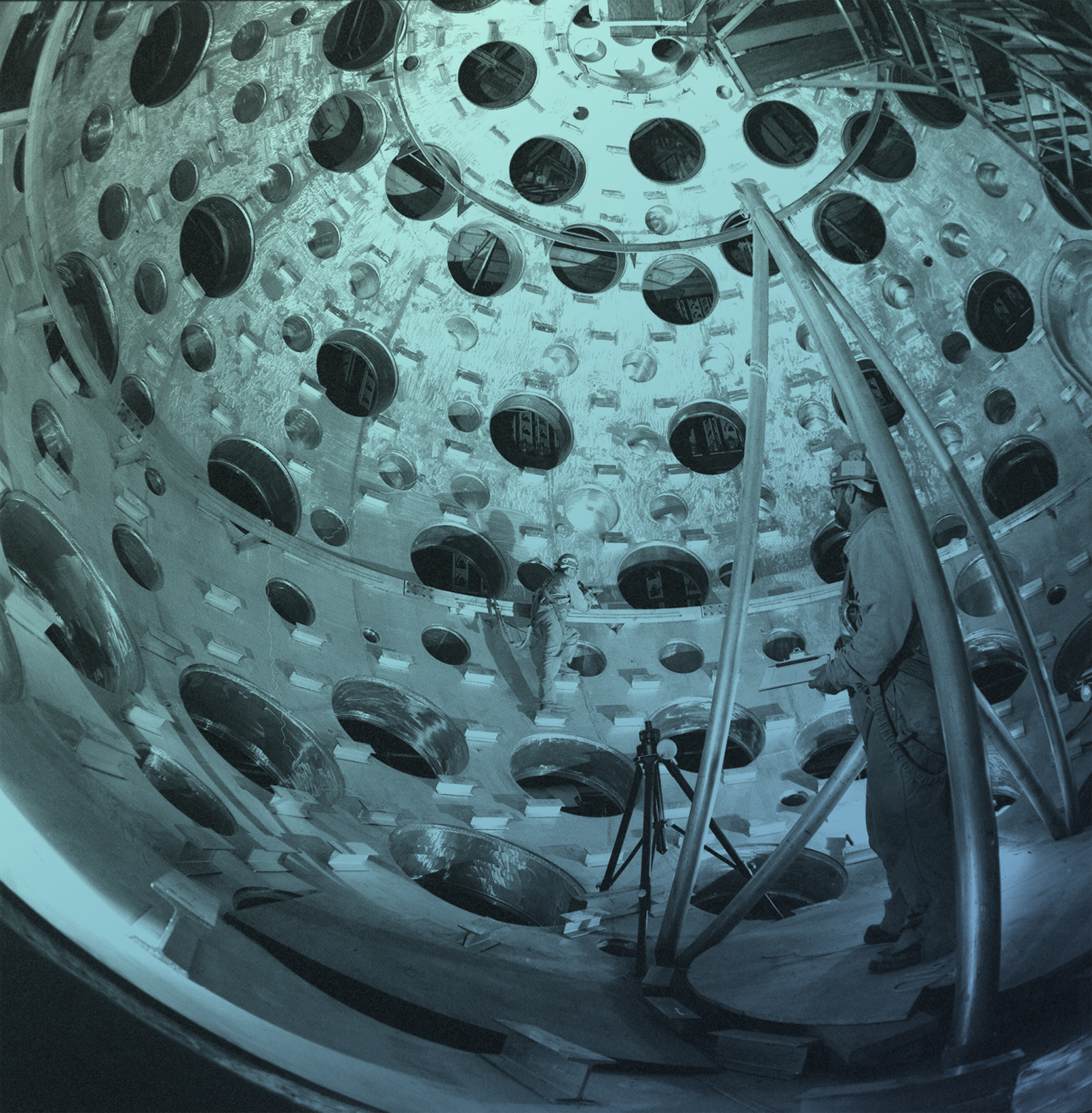 Approaches and challenges to nuclear fusion